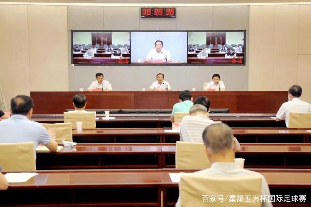 一柱擎天胡金秋！16投轰30+5总决赛最佳一战 带膝伤鏖战太不易